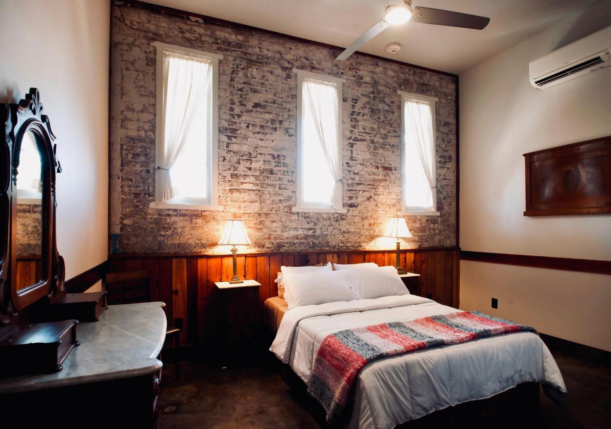 Inn At The Old Jail New Orleans Exterior photo